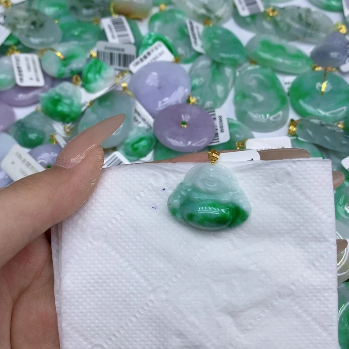 翡翠18K金镶嵌颈饰1111111111