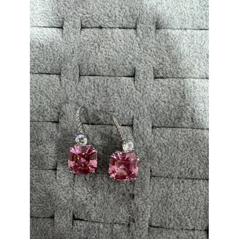 粉耳钉方形女款高货——————