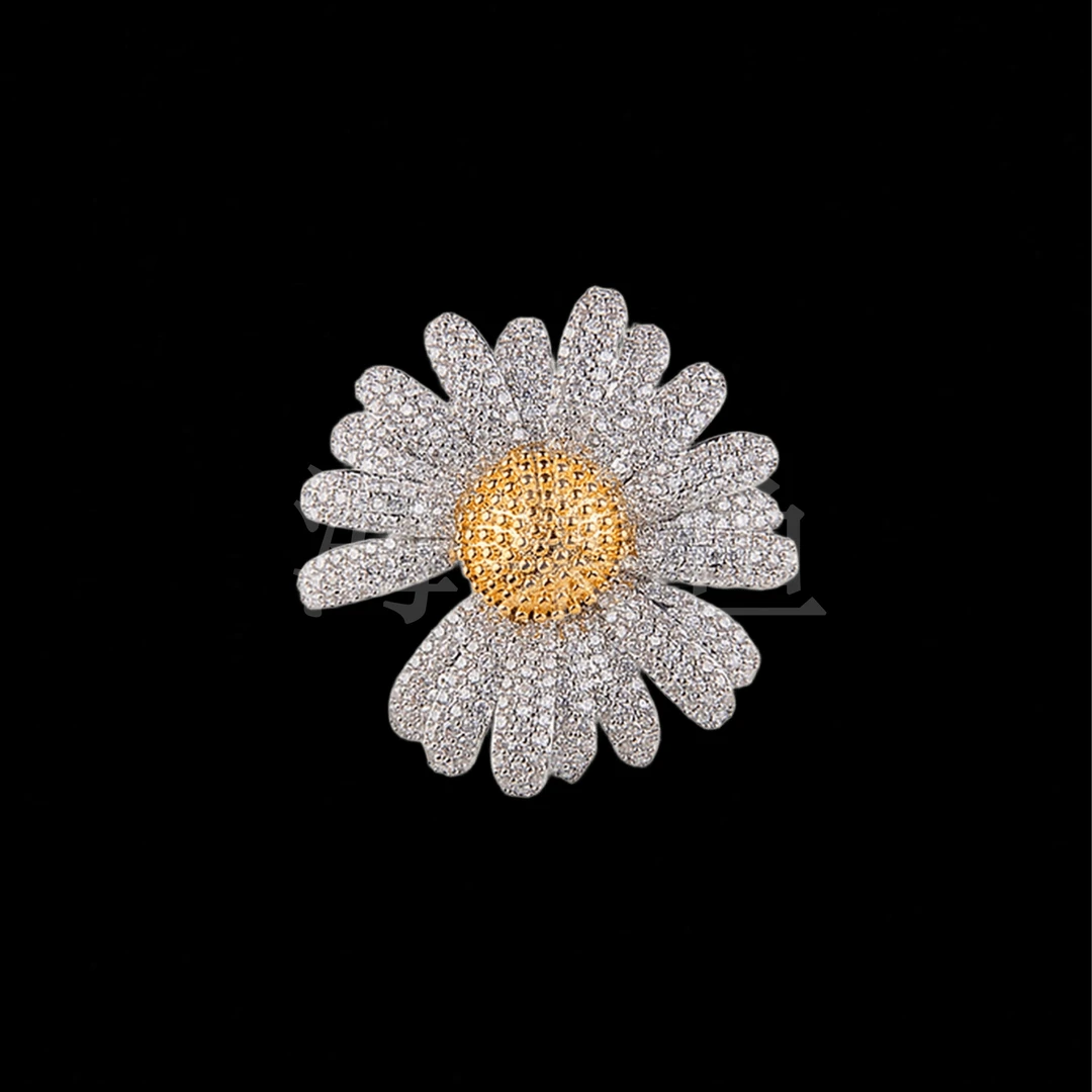 铜合金合成锆石胸针 轻奢时尚气质百搭密镶银色小雏菊胸针6390