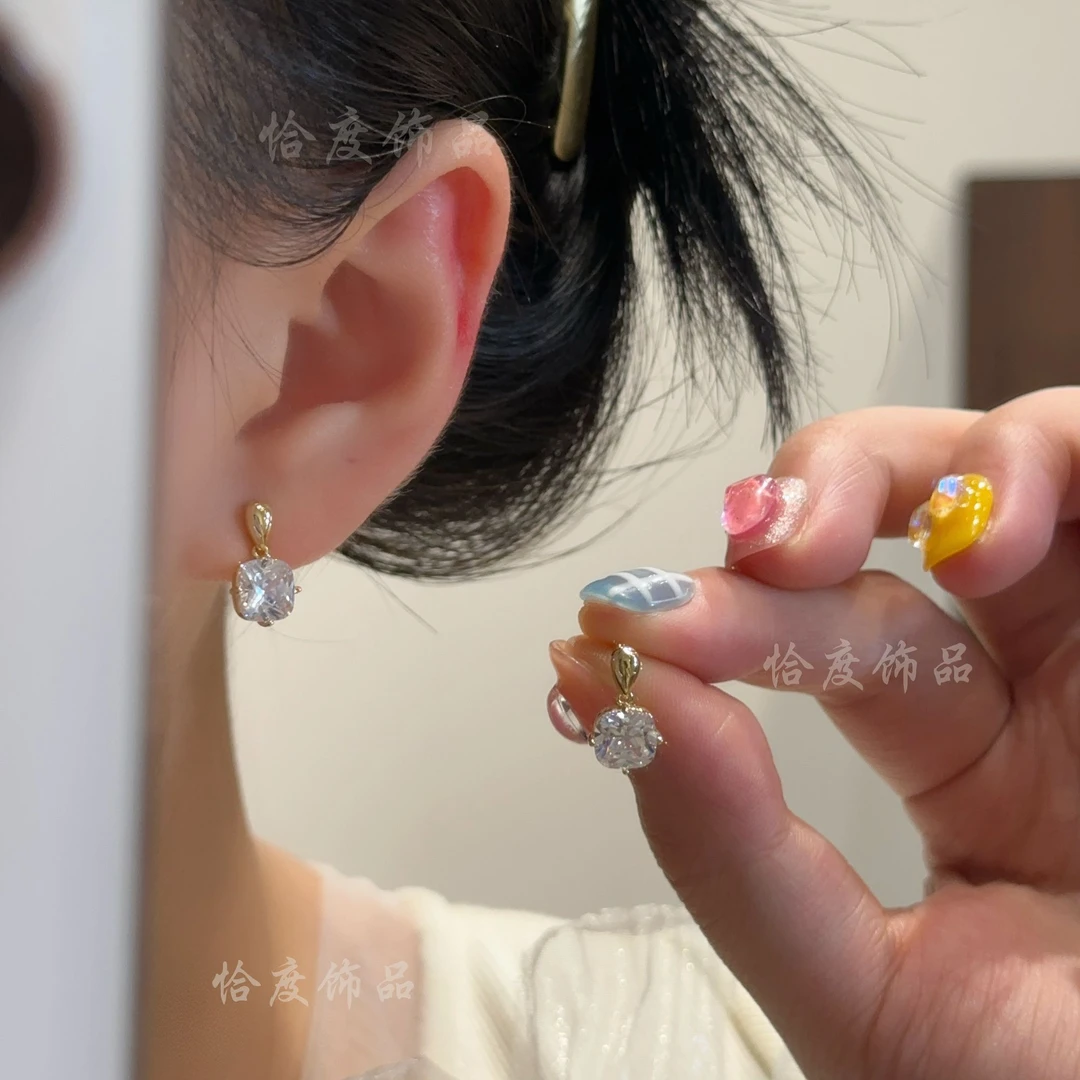【恰度】精致亮闪方块锆石吊坠耳扣