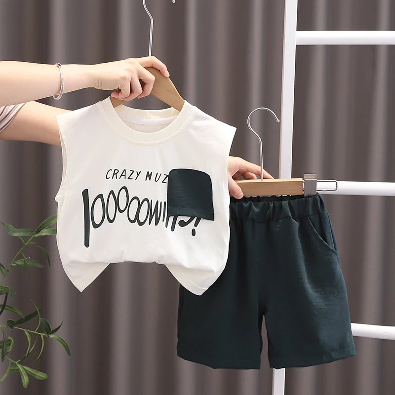 小一峰2024男孩夏季套装高品质童装洋气卡通可爱短袖短裤两件套酷
