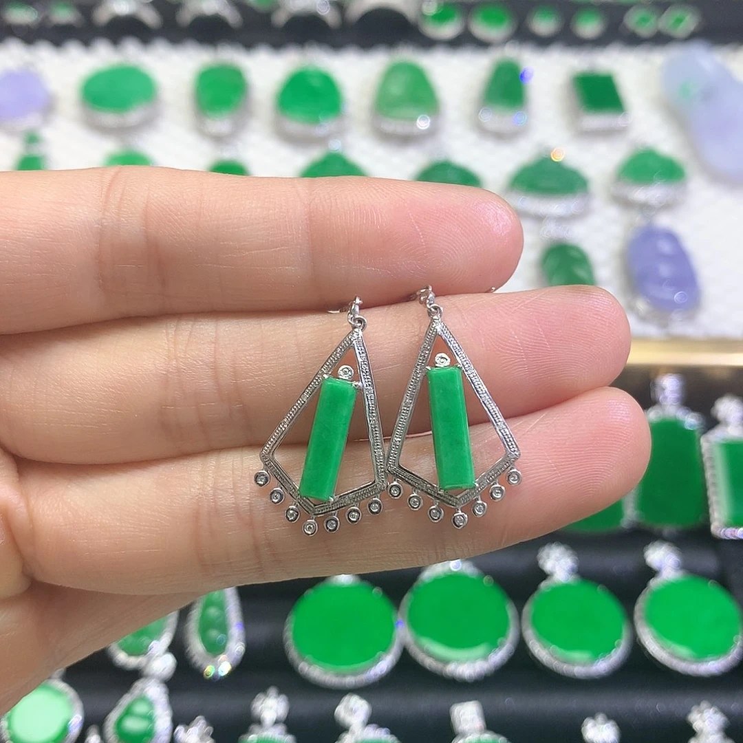 18K金镶嵌翡翠耳饰耳饰