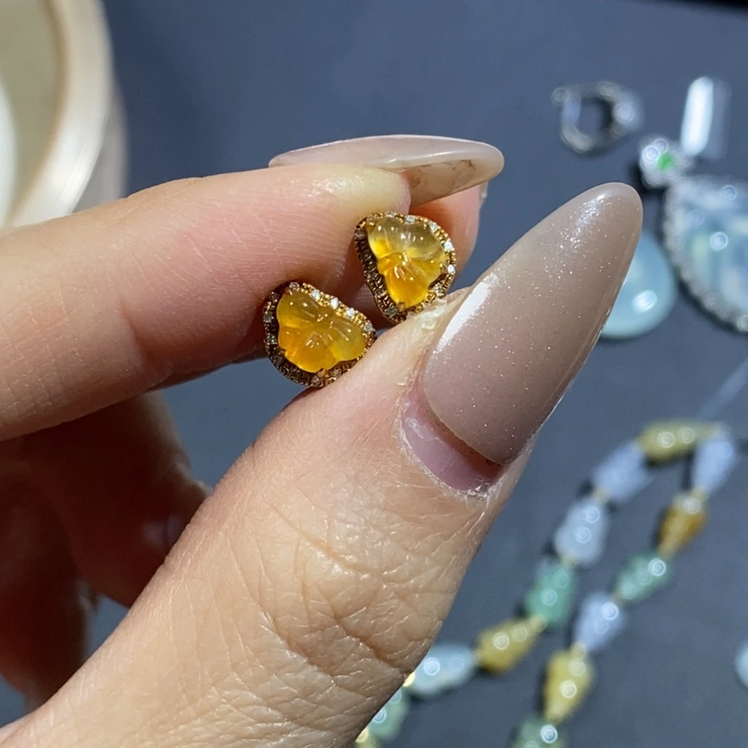 翡翠18K金镶嵌耳饰