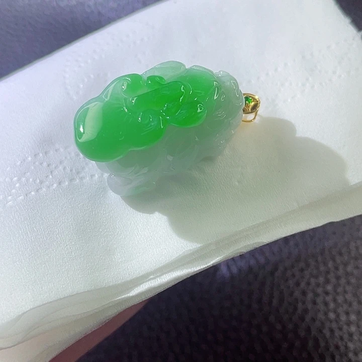 翡翠颈饰18K金镶嵌翡翠