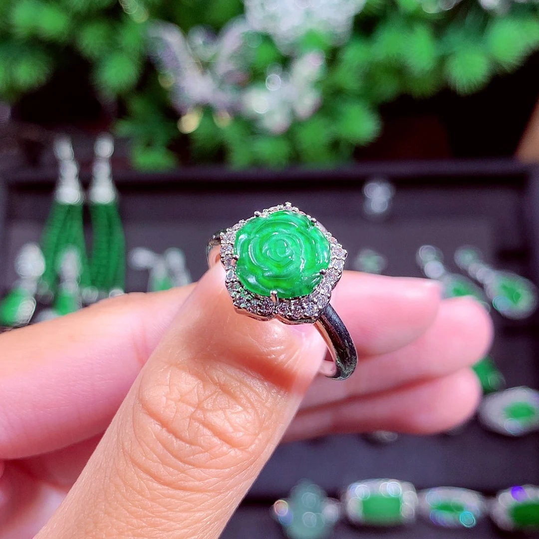 颈饰未镶嵌翡翠天然