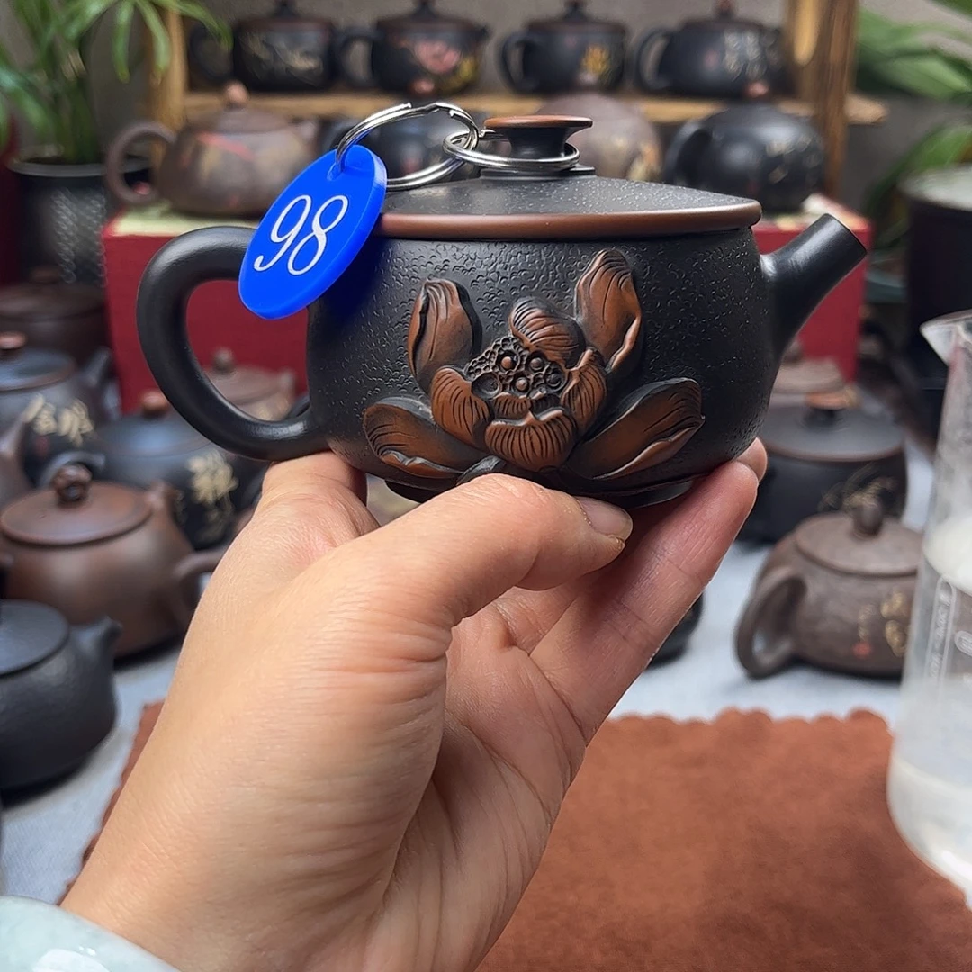 170毫升纯手工堆雕荔枝纹大口石瓢壶