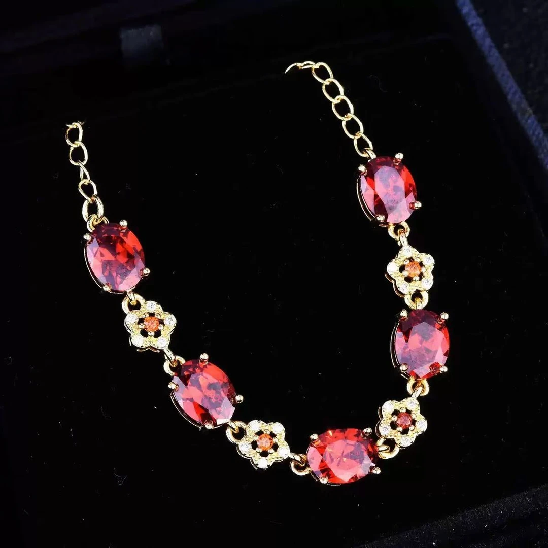 WINNER    纯天然 红宝石  四叶草 手链   A859