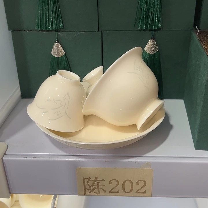 福利待遇多多哦哦哦