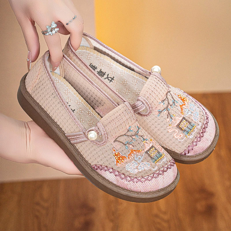 夏新款老北京布鞋女网纱透气网面鞋民族风珠绣工艺软底妈妈鞋平底