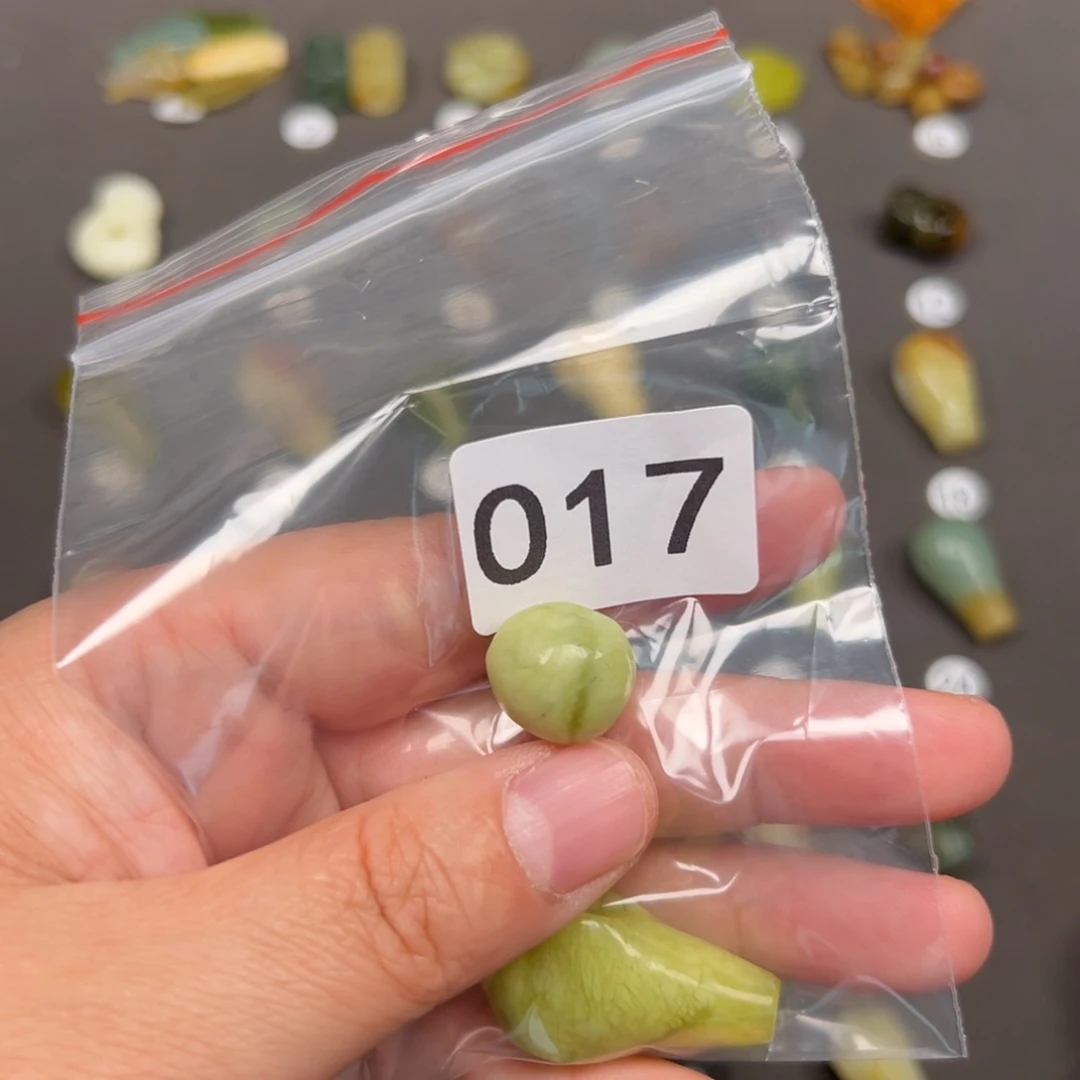 未镶嵌蛇纹石玉颈饰?***学