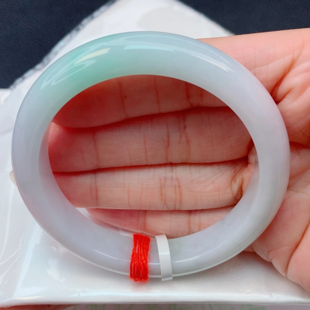 翡翠未镶嵌手镯56.5圈 细糯化飘果绿完整度高