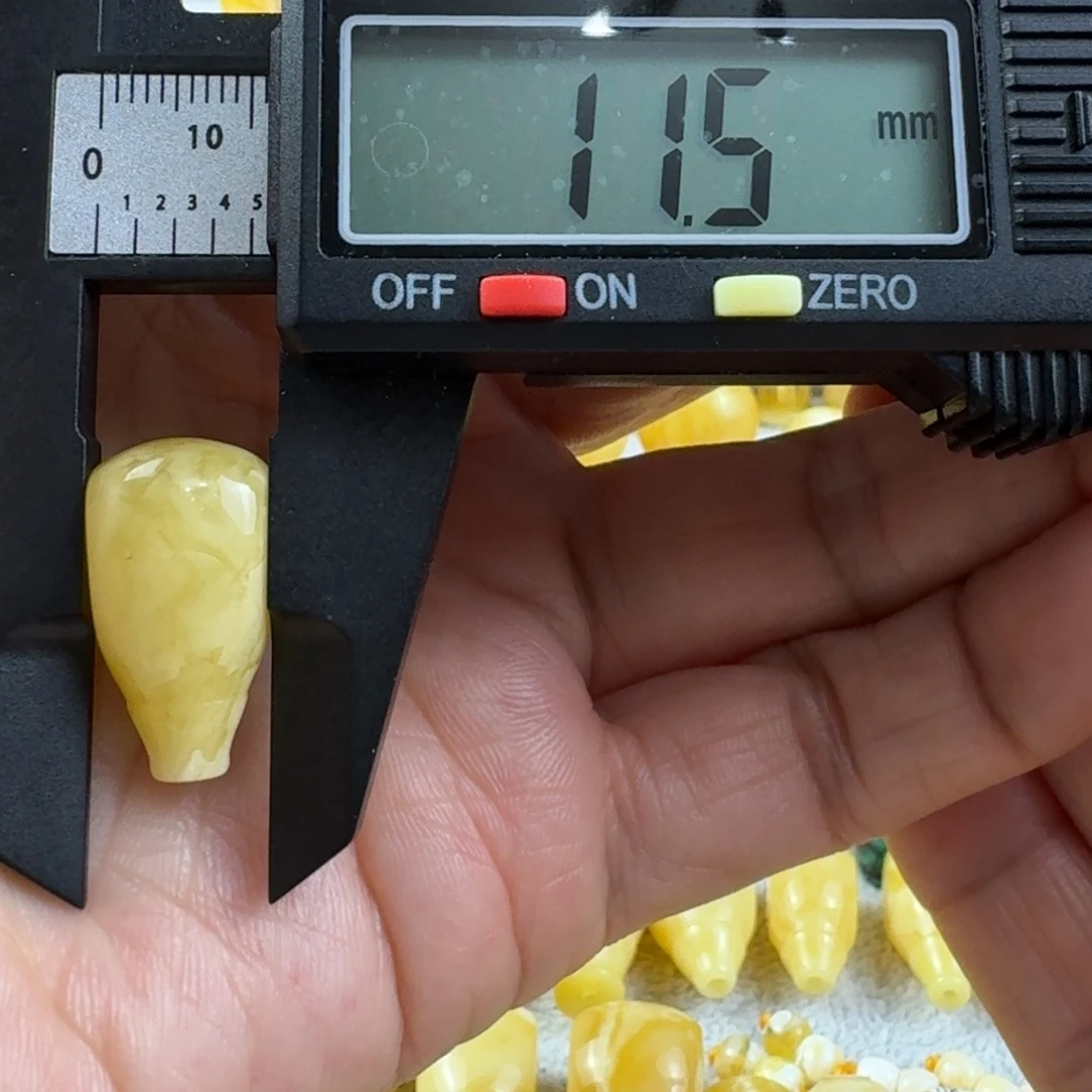 蜜蜡未镶嵌裸石19杂