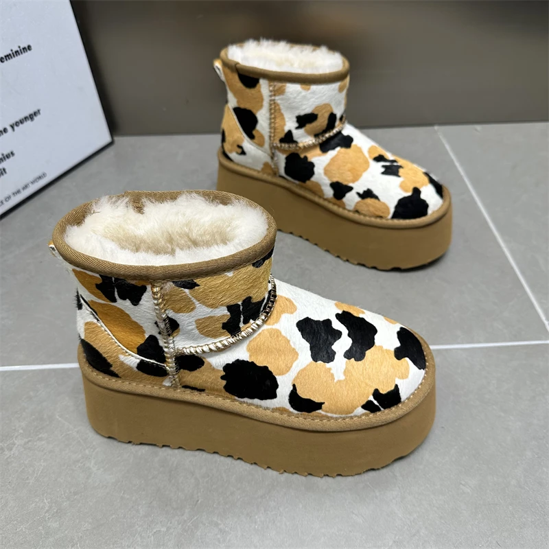 女士休闲厚底时尚百搭雪地靴休闲保暖加绒加厚高帮秋冬冬季圆头鞋