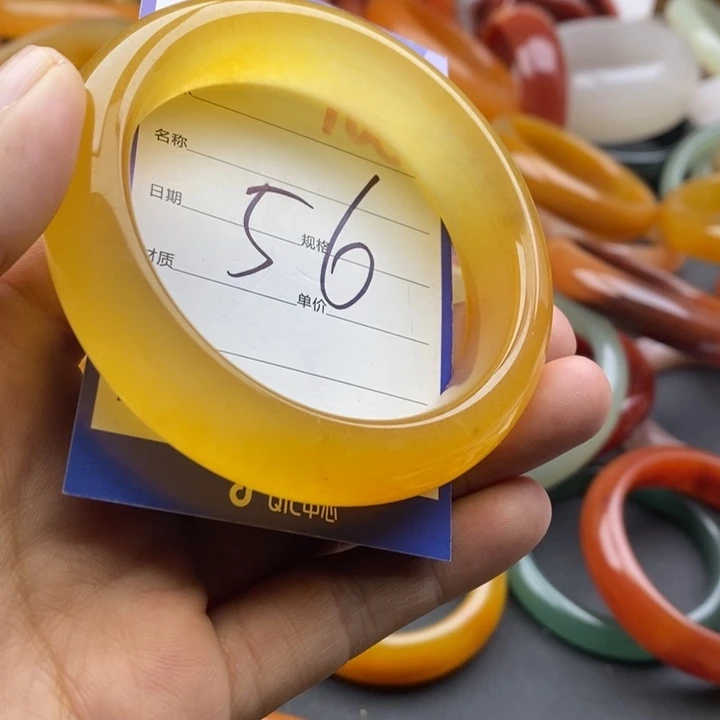 未镶嵌手镯石英质玉