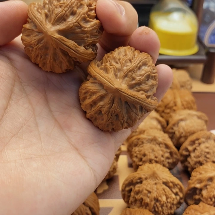 小***瓦文玩核桃把件金麒麟