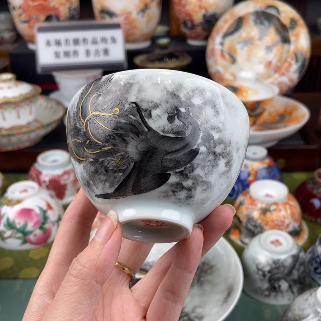 陶瓷的设计师是一个人的