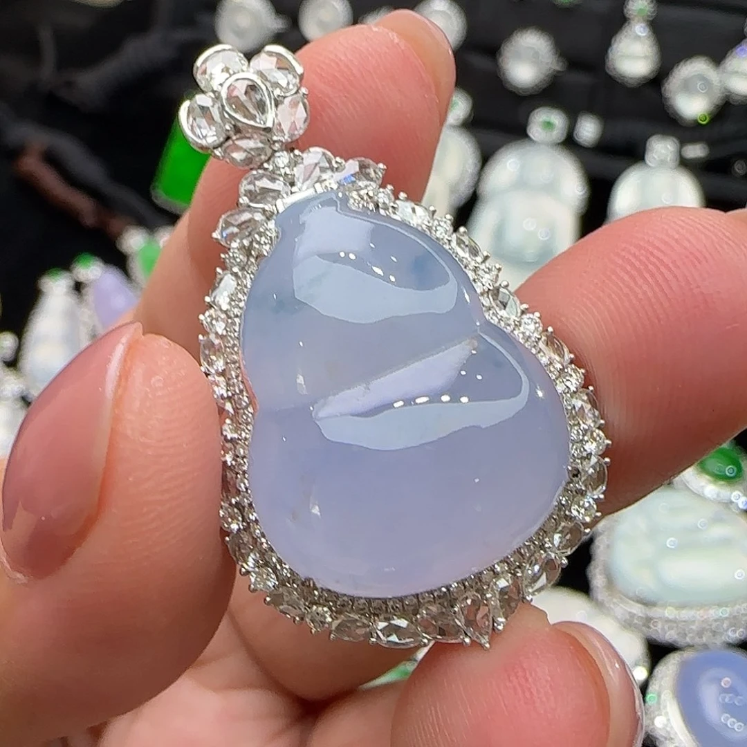 颈饰18K金镶嵌翡翠天然翡翠