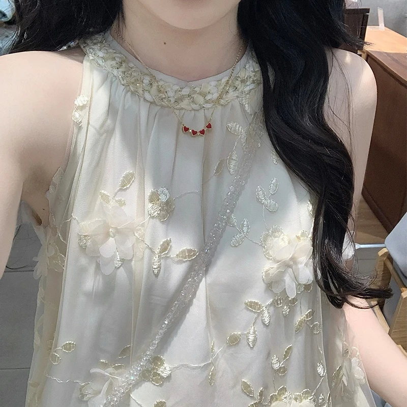 法式气质刺绣挂脖系带连衣裙女夏温柔风甜美立体花朵海边度假长裙