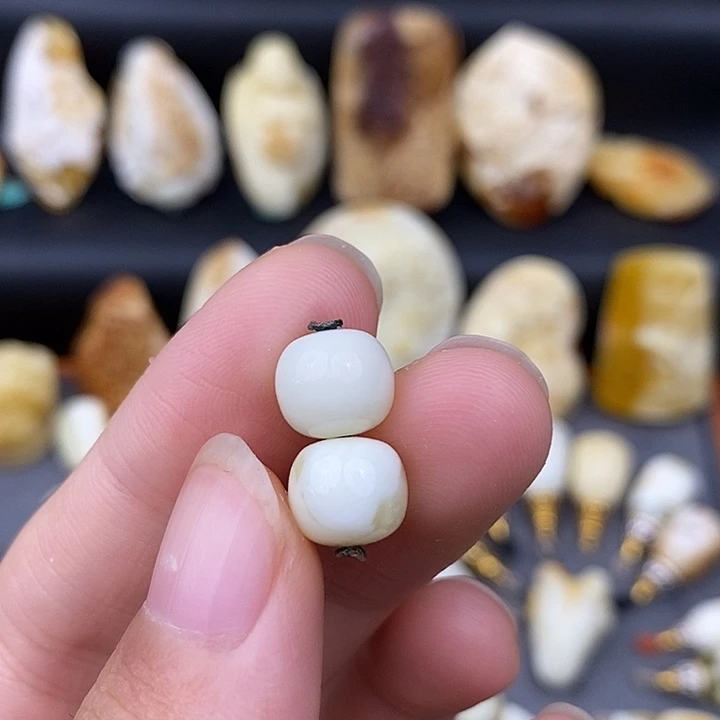 琥珀未镶嵌裸石9对珠b878