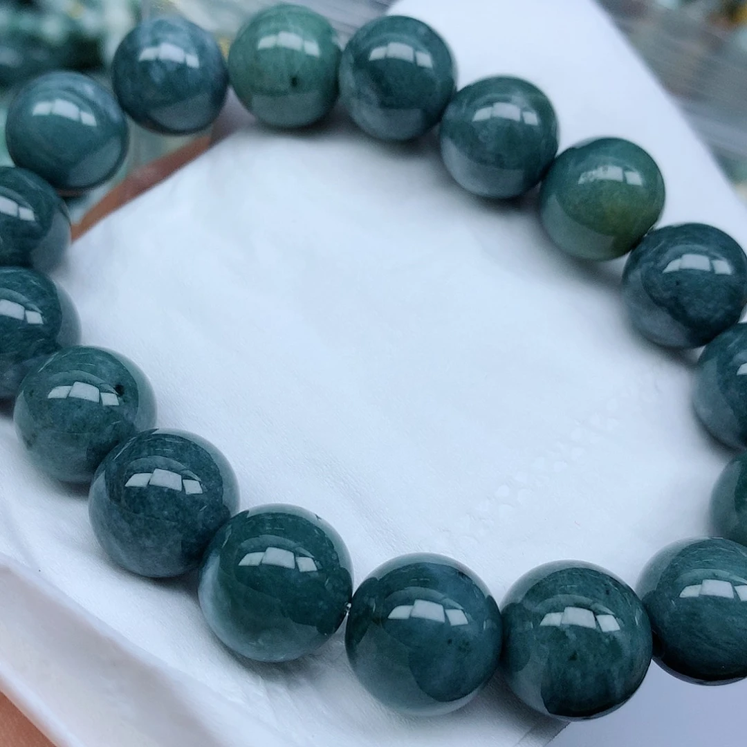 翡翠颈饰未镶嵌手串