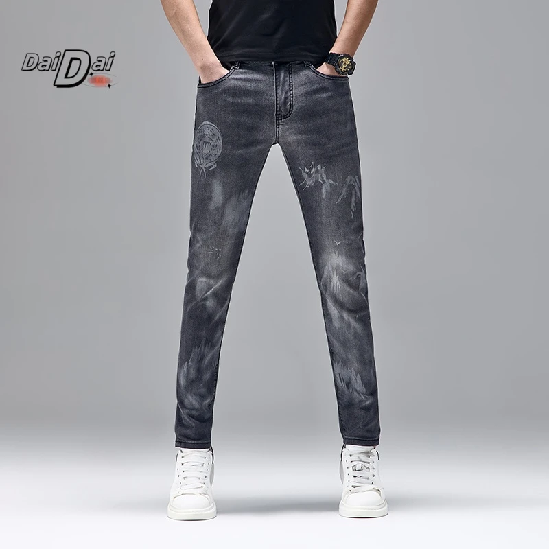 男士春夏轻奢水洗2025潮款印花修身小脚休闲时尚牛仔裤百搭男
