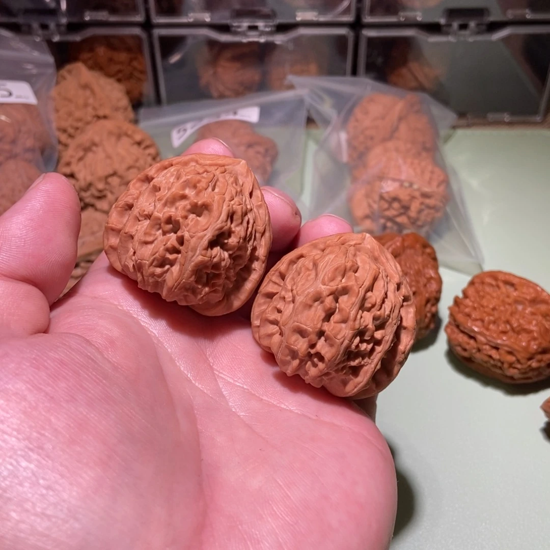 文玩核桃把件全品37三角白