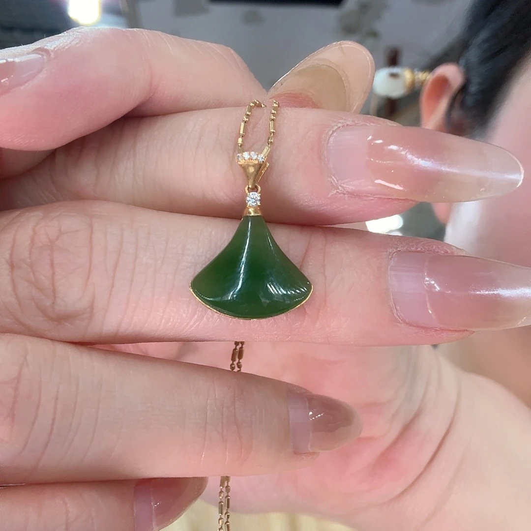 和田玉吊坠(不含链)18K金镶嵌