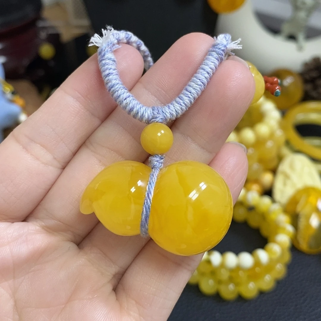 琥珀未镶嵌颈饰024