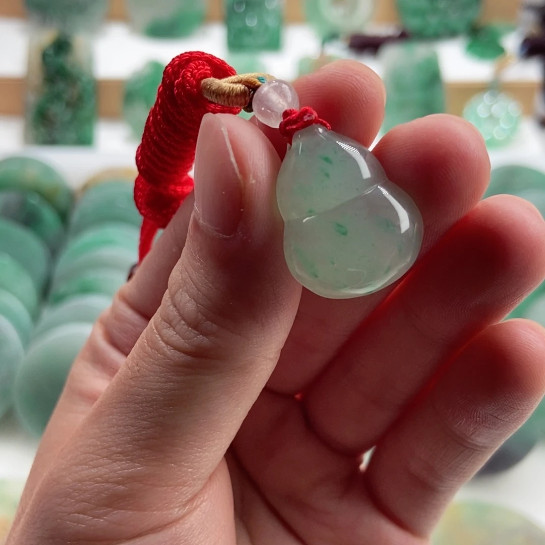 石英质玉未镶嵌颈饰