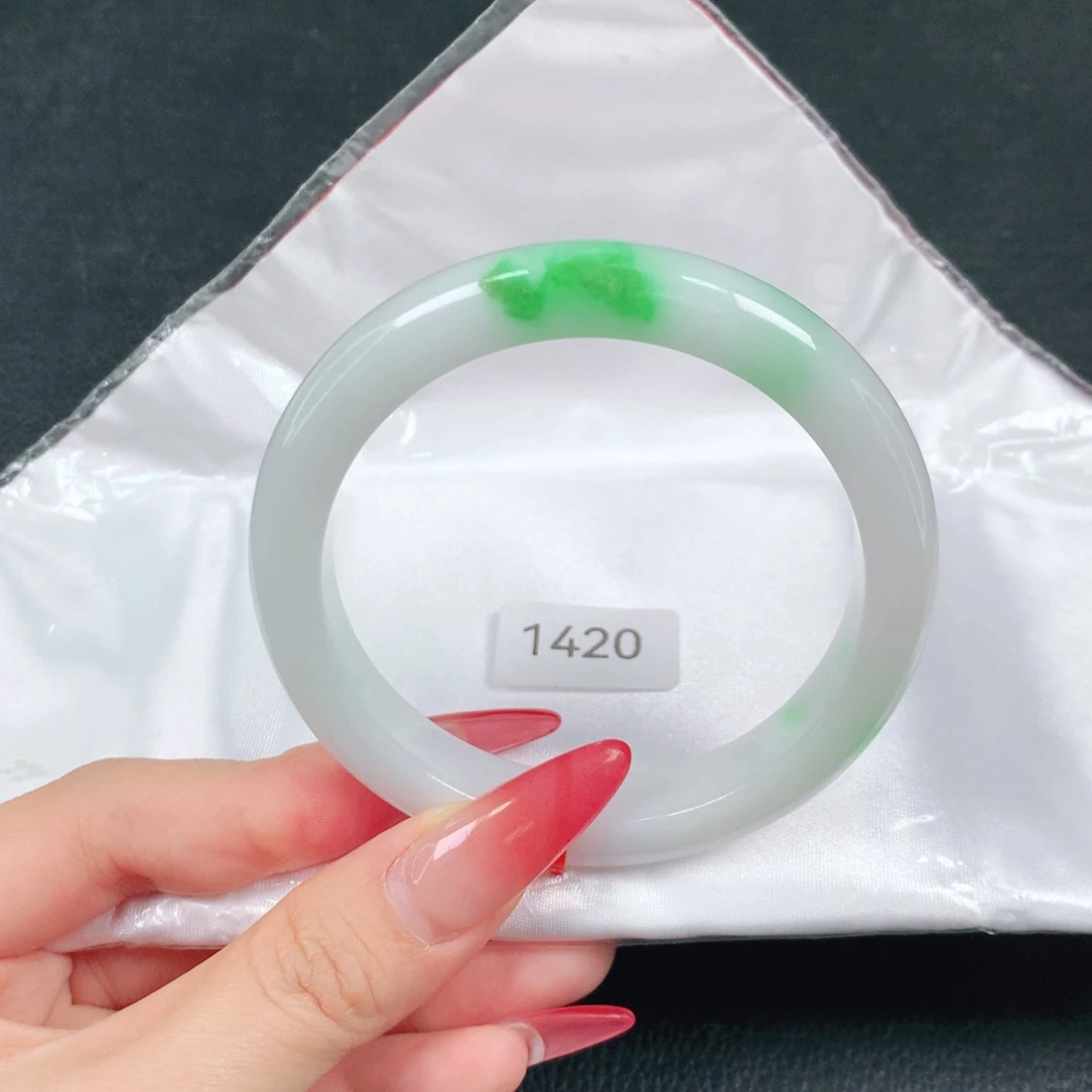 翡翠未镶嵌手镯天然翡翠手镯04
