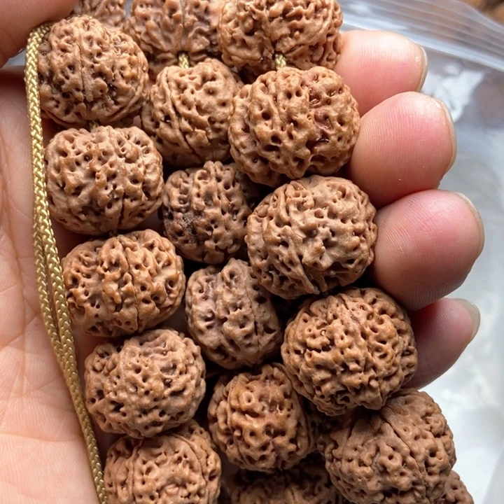 金刚菩提吊坠5瓣21针孔蜂窝