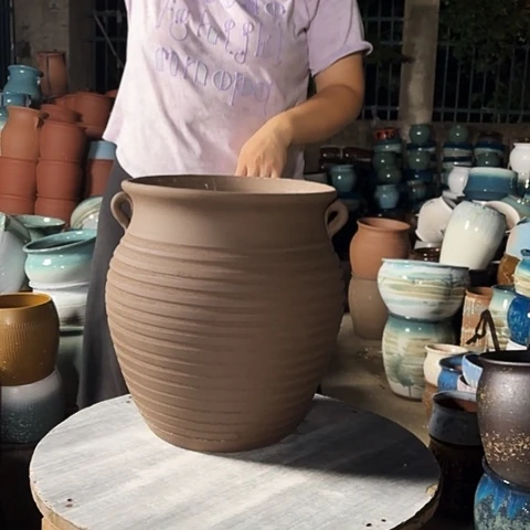 口25高30瑕疵一个盆子。