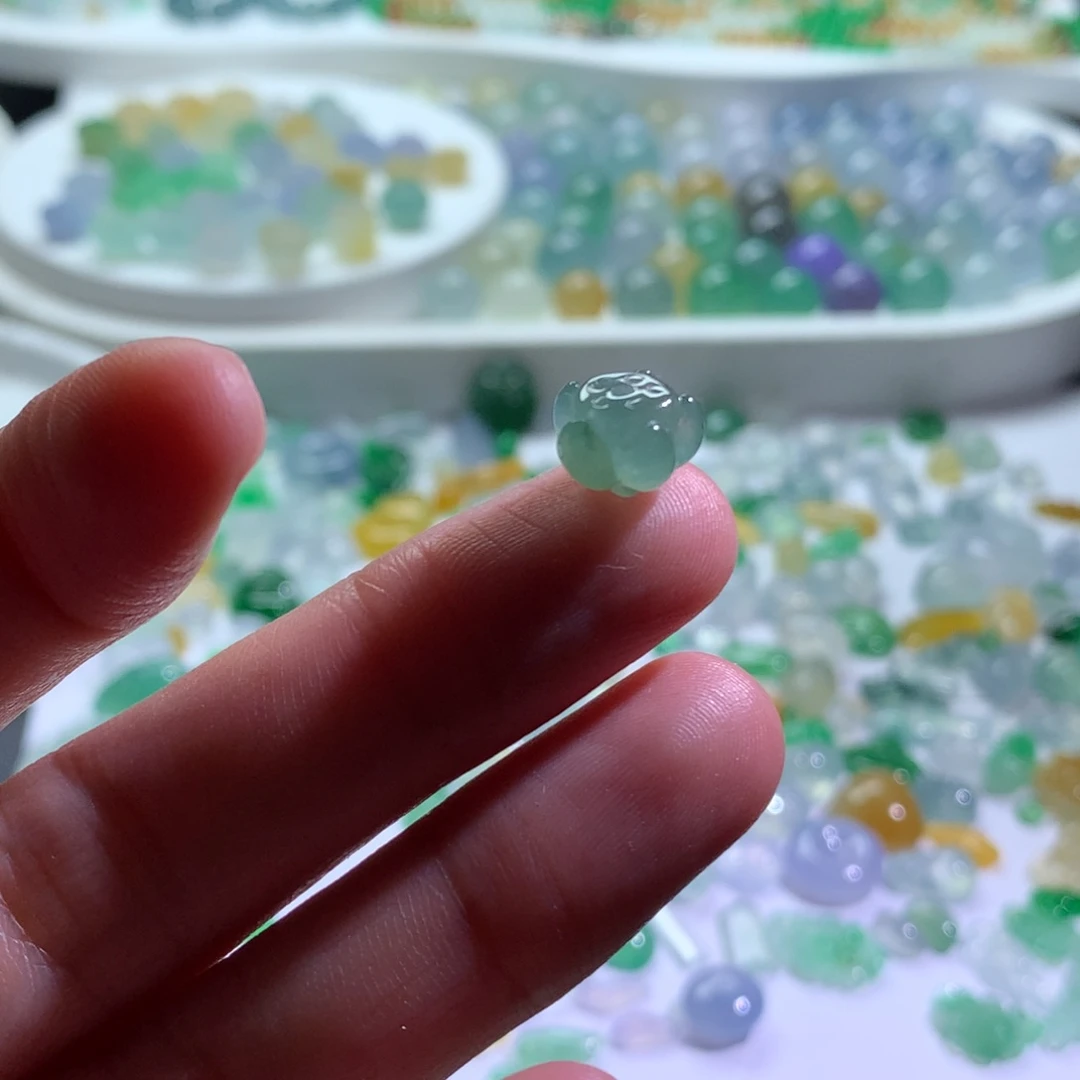 定制翡翠未镶嵌天然翡翠，假一赔三