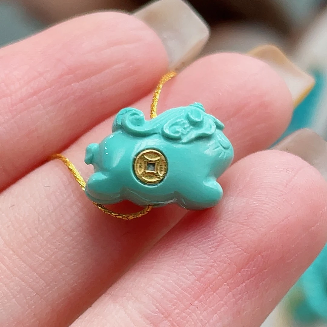 绿松石未镶嵌颈饰