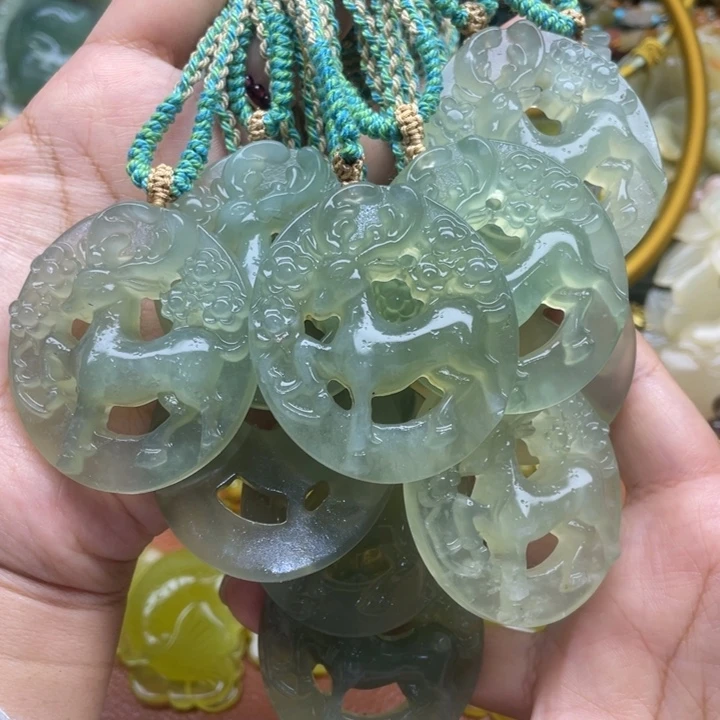 蛇纹石玉未镶嵌吊坠