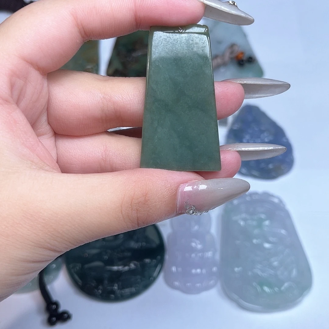 颈饰未镶嵌翡翠天然翡翠