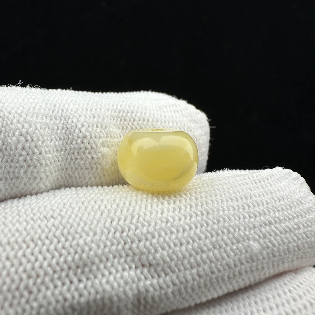J5929天然原矿俄料蜜蜡墩子11.7*8.2mm支持鉴定假一罚十