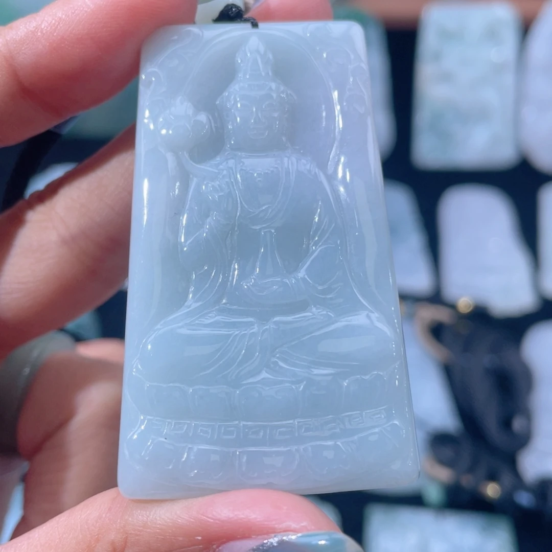 翡翠未镶嵌颈饰观音
