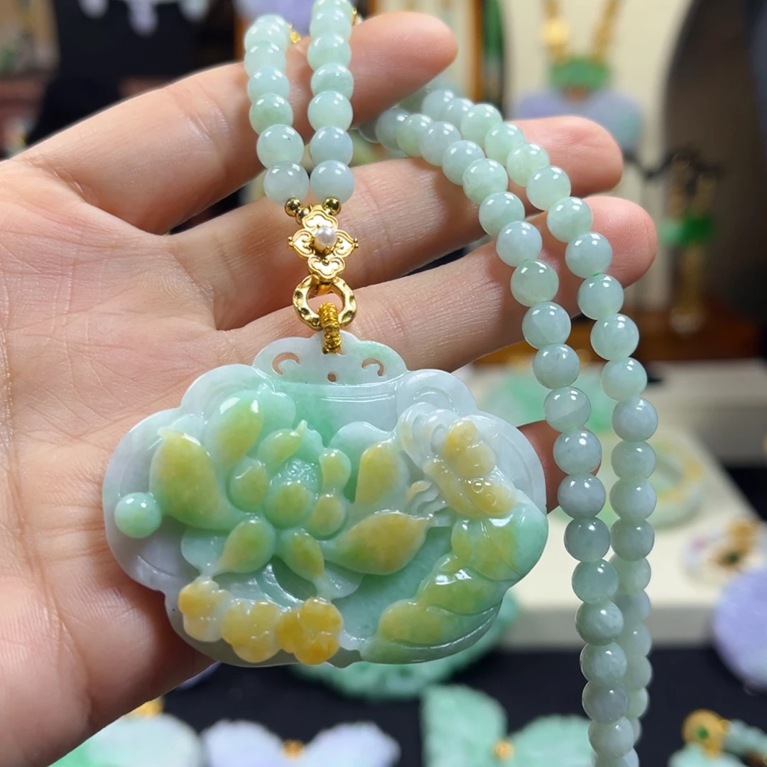 用***3翡翠未镶嵌颈饰天然翡翠