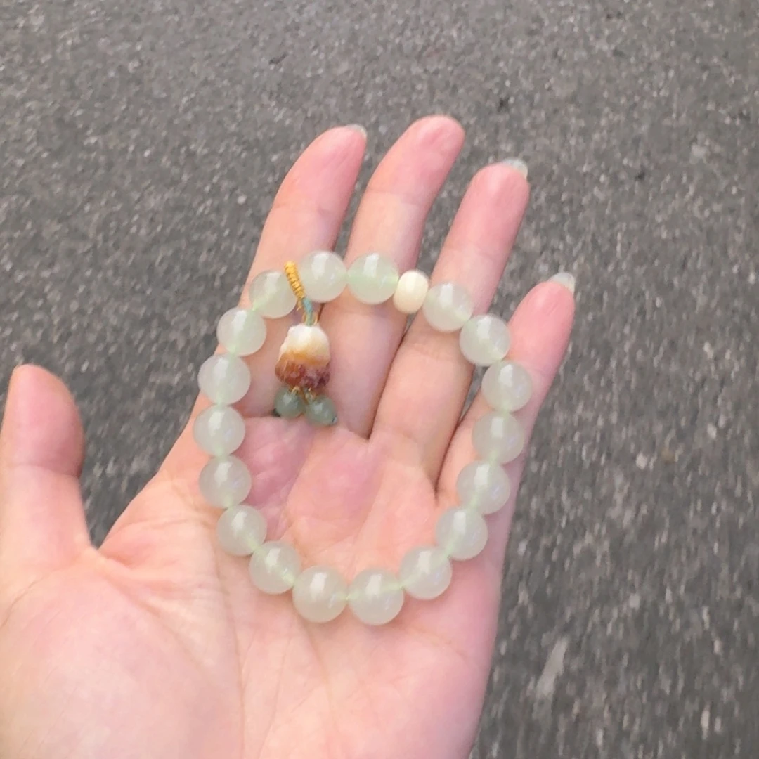 淼***.石英质玉未镶嵌手串