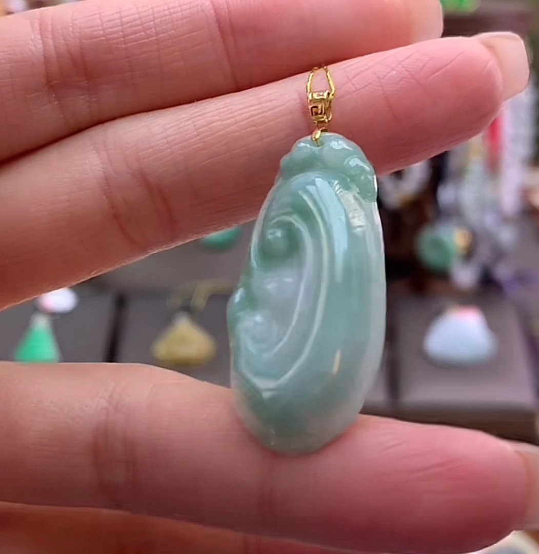 天然a货翡翠吊坠