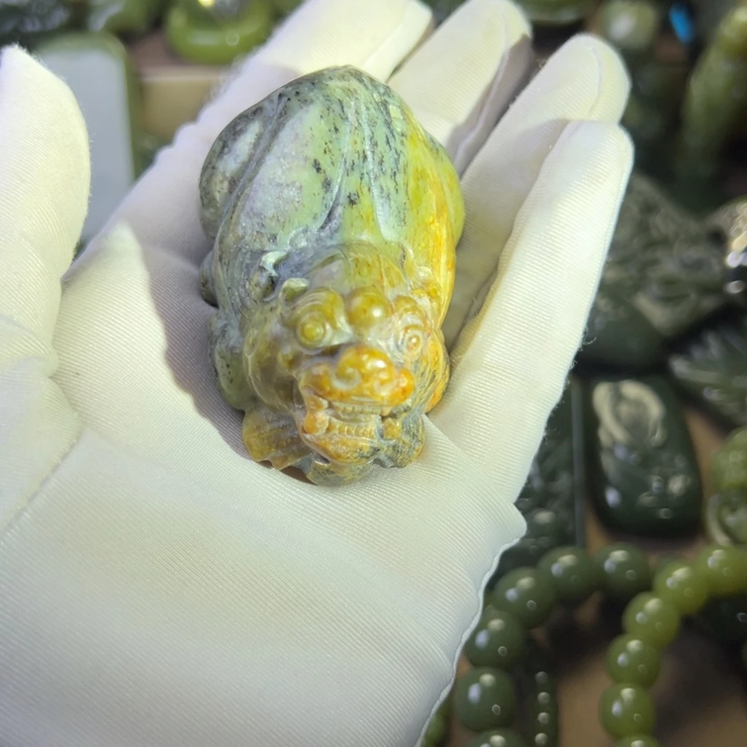 岫岩老玉（透闪石质玉）把件未镶嵌