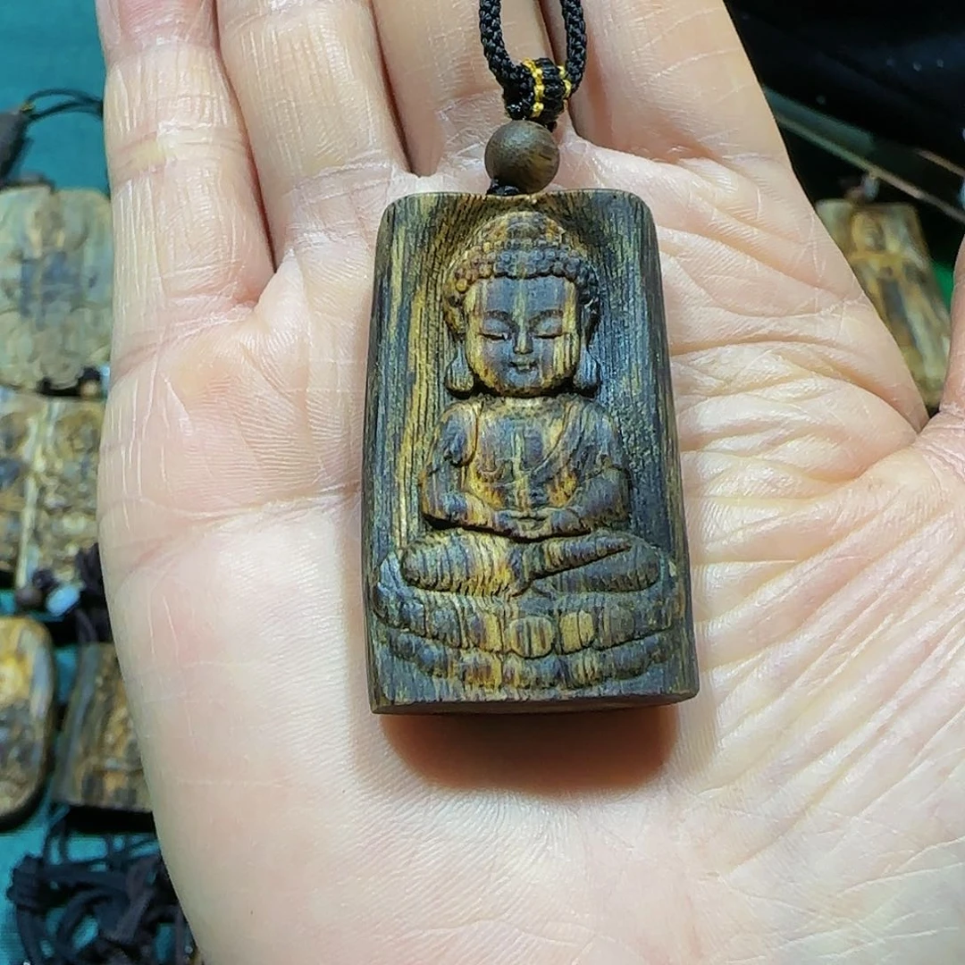 沉香吊坠海南白奇乌身老料太子佛11克带绳