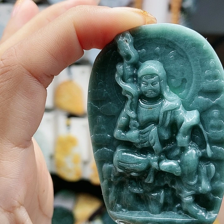 颈饰足铂镶嵌翡翠翡翠