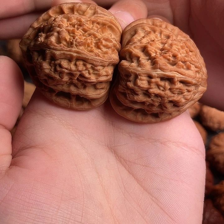 发***爱文玩核桃吊坠三角白