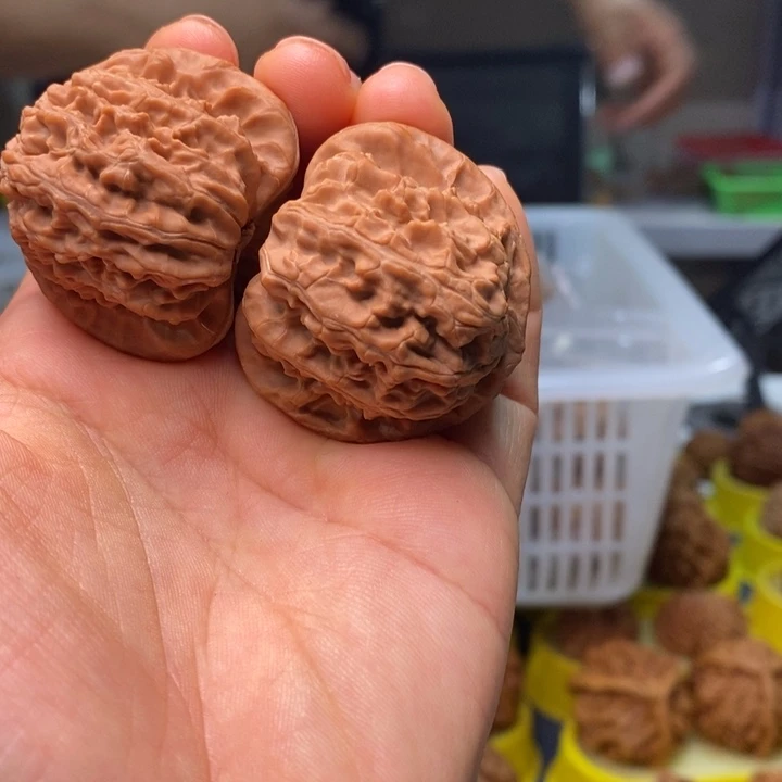 文玩核桃吊坠文玩核桃三角白41～