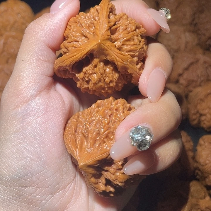 同***利吊坠文玩核桃小妹三棱