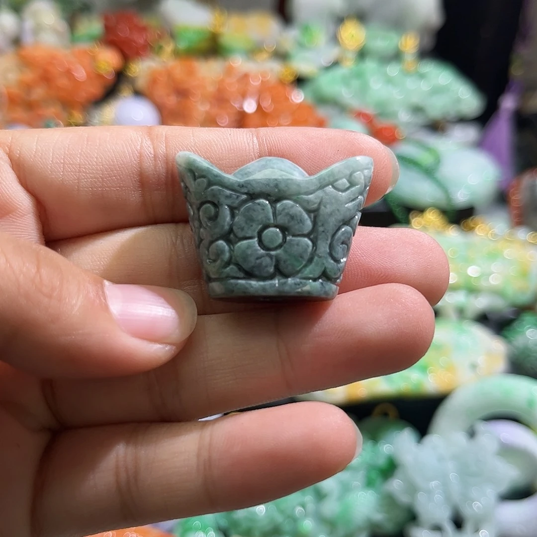 颈饰未镶嵌翡翠待编织