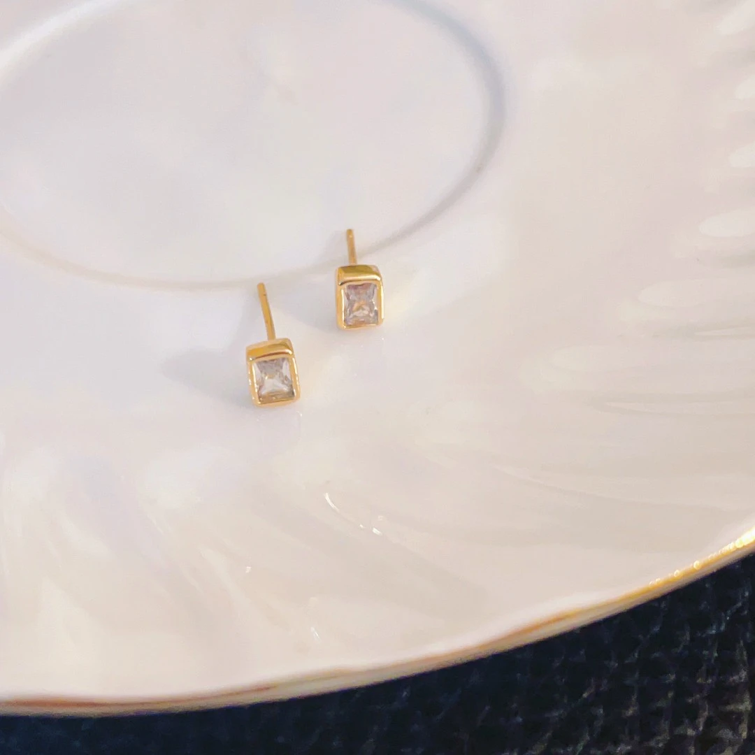 钛钢合成锆石耳饰 CC3296 轻奢小众耳钉