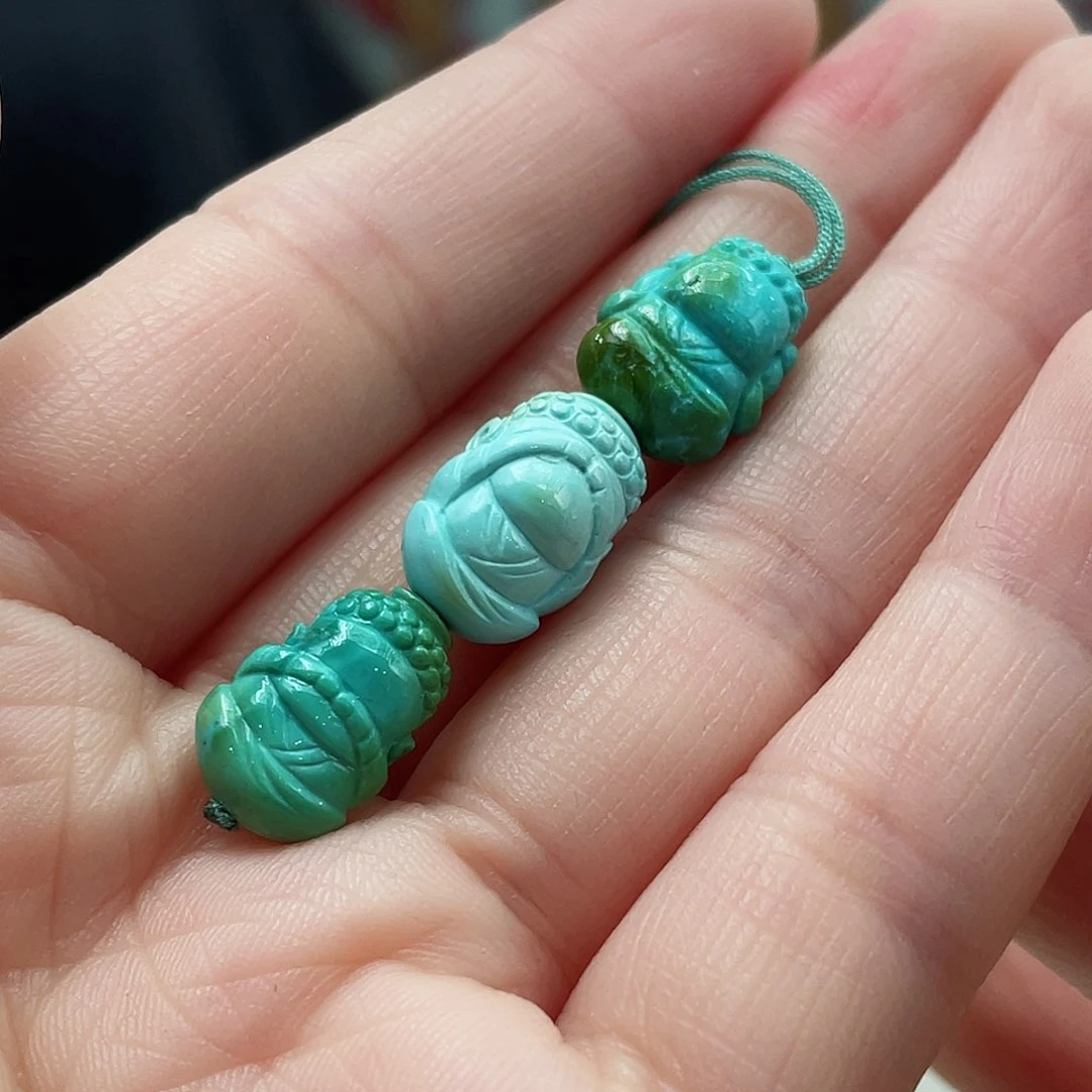 绿松石颈饰未镶嵌